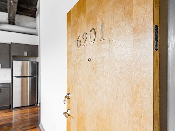 4th image of 1809 E Franklin St #6201