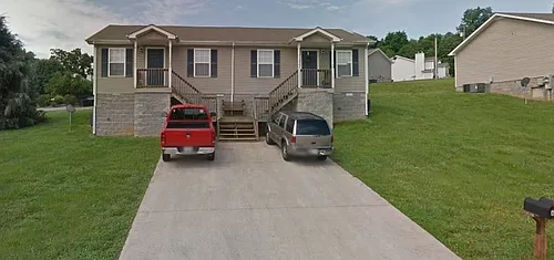 940 Kingsbury Dr Photo 1