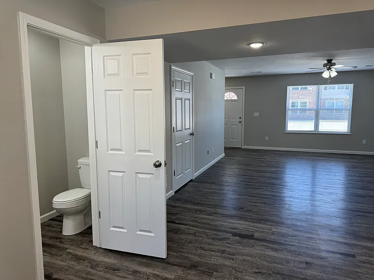 Creekside Apartments — Photo 63