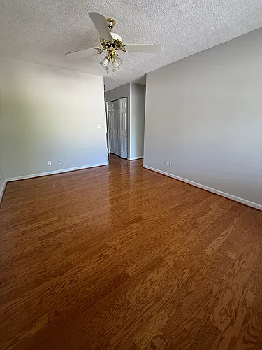 112 Westbrook Ct Photo 1