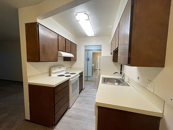 3rd image of 2031 Franklin Ave E APT 403