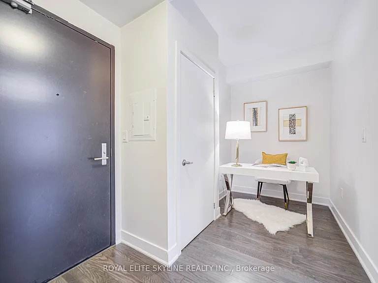 955 Bay St #310 — Photo 5