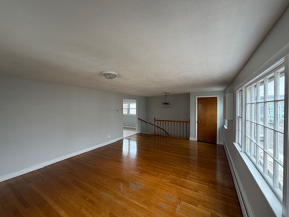 3rd image of 23 Louis St #2