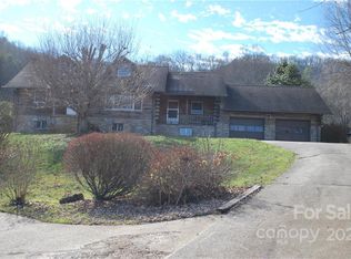 505 Smokey Cove Rd, Canton, NC 28716