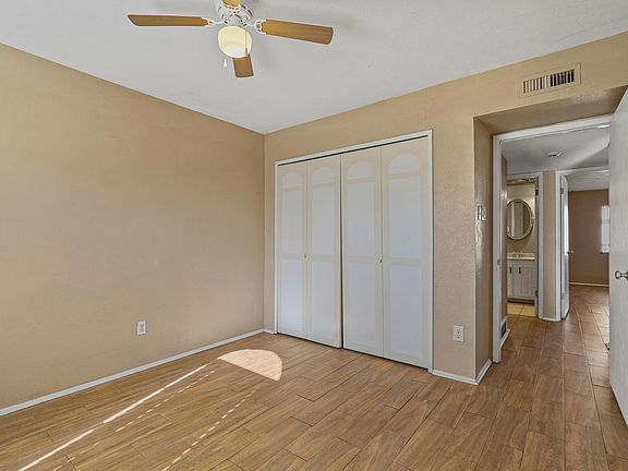 3rd image of 4101 Dogwood Ln