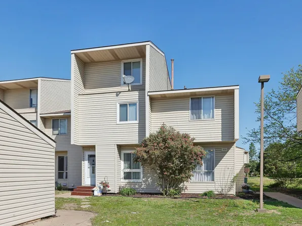 5624 Brookdale Dr N, Brooklyn Park, MN 55443