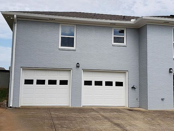 4th image of 410 Tamarac Dr