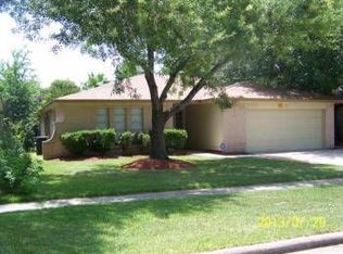 2207 Green Knoll Dr, Houston, TX 77067