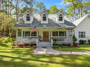 525 Sams Point Rd, Beaufort, SC 29907