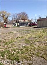 2nd image of 5421 Oberlin Ave