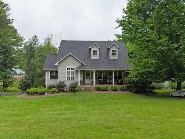 398 Carriage Ln, Jamestown, KY 42629