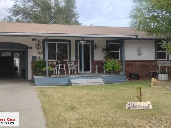 1221 Charles St, Liberal, KS 67901