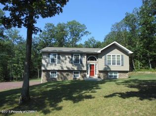 1 E Foothills Dr, Drums, PA 18222