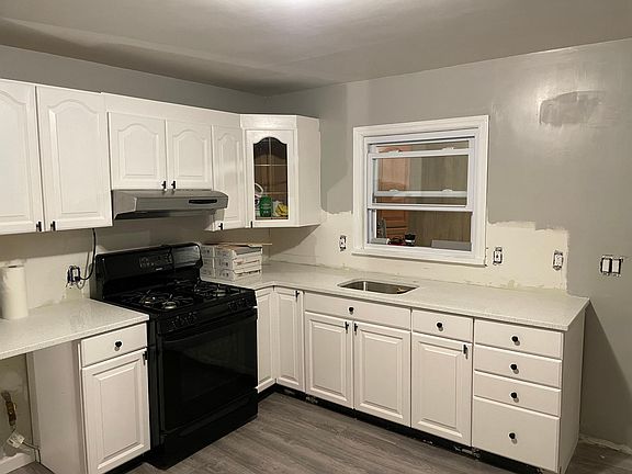 2nd image of 98 Mount Vernon Pl Floor 2