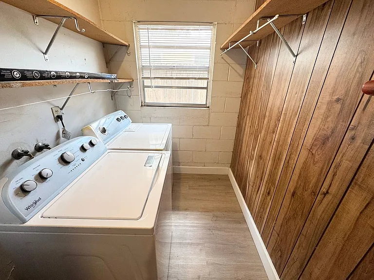 529 Hibiscus Way — Photo 33