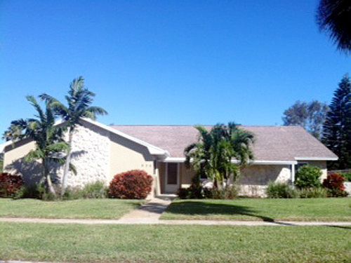 2nd image of 214 Cherry Dr