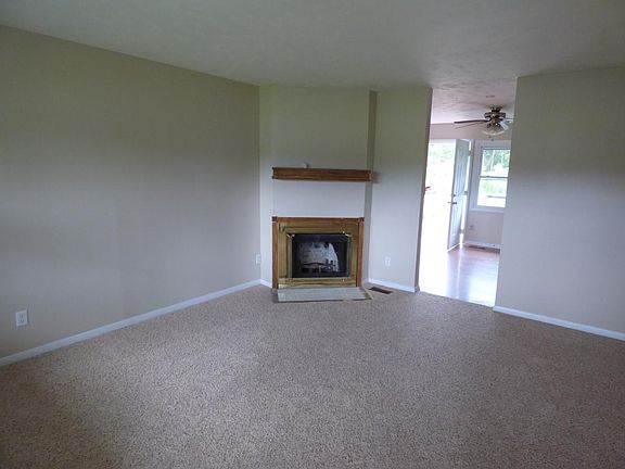 3rd image of 105 Kenwood Dr