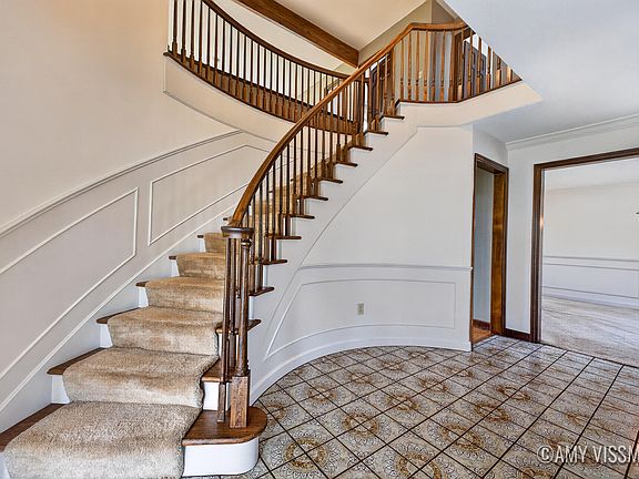4th image of 3415 N Applecrest Ct SE