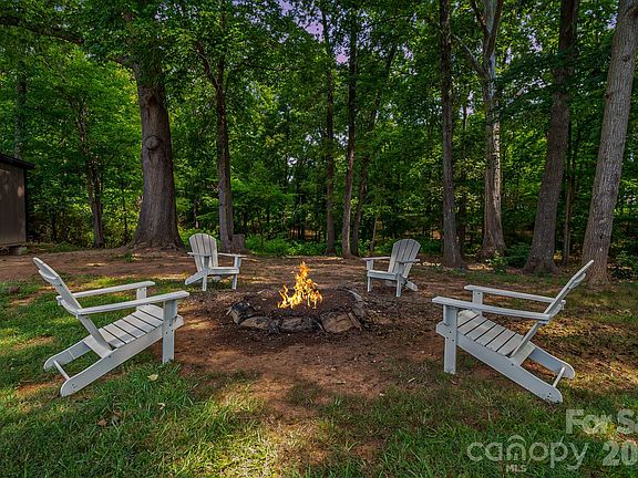 4th image of 2406 Bearskin Ln