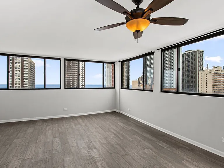 6150 N Kenmore Ave #15 — Photo 4