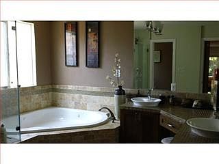 5th image of 732 Bellerose Dr