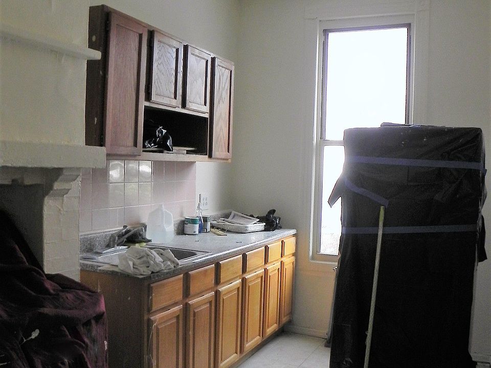 2nd image of 88 Cornelia St #1