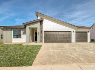 7344 E Marble Springs Dr, Nampa, ID 83687