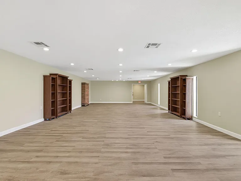 3911 Fulton St — Photo 13