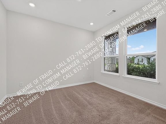 5th image of 395 Boroughbridge Dr