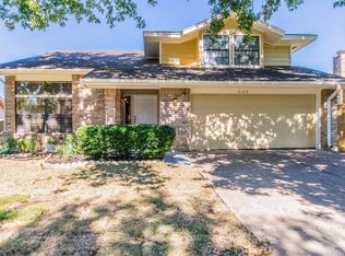 2105 Churchill Downs Dr, Arlington, TX 76017