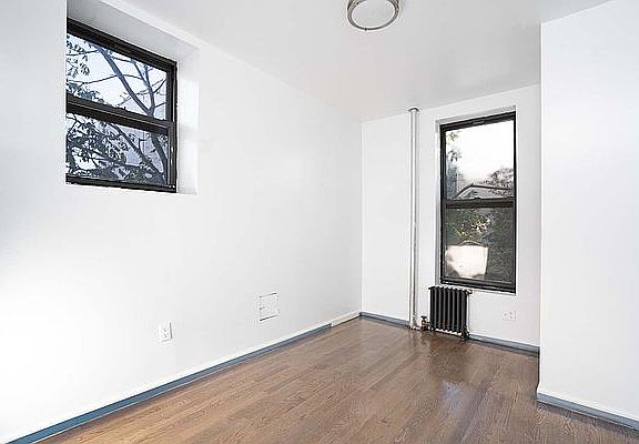 4th image of 112 E 117th St #3A