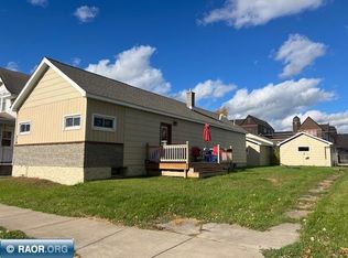218 6th St SW, Chisholm, MN 55719