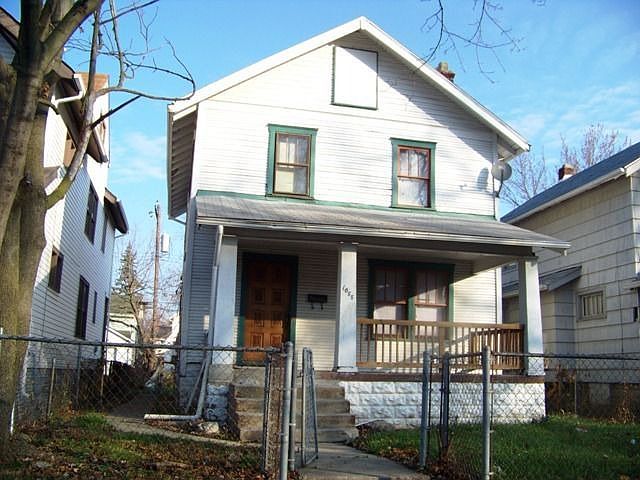 1st image of 1088 E 16th Ave
