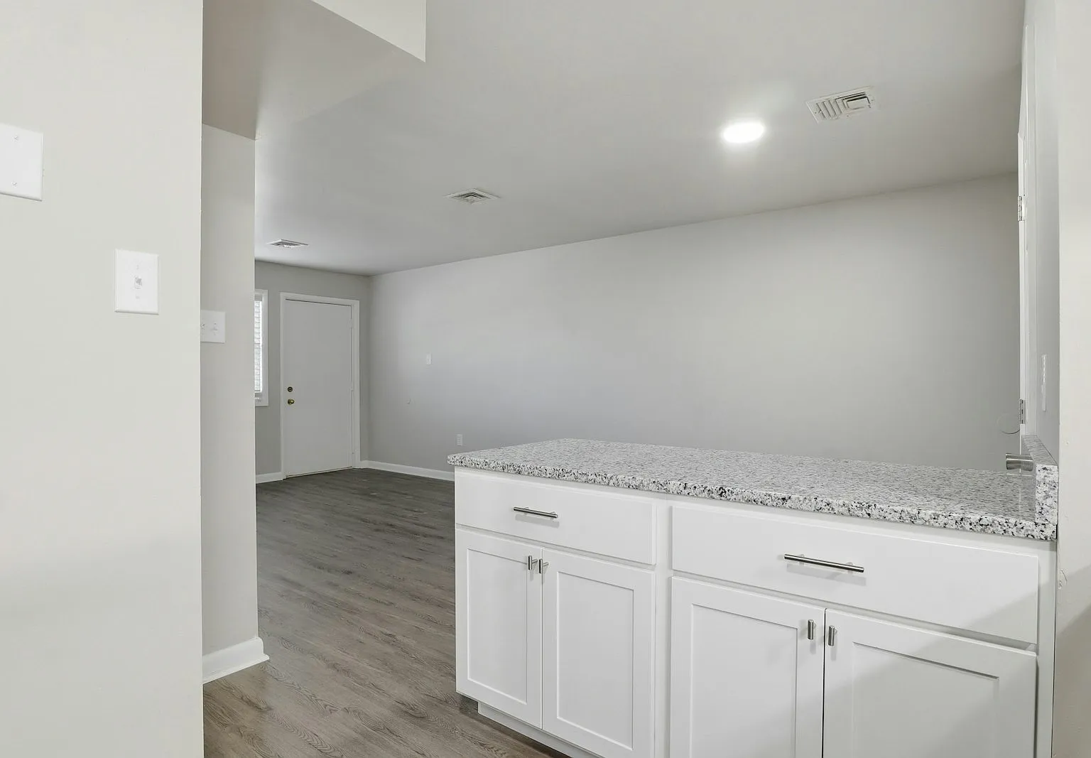 105 East Allen Street — Photo 3