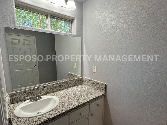 3rd image of 1565 W Swift Ave #1