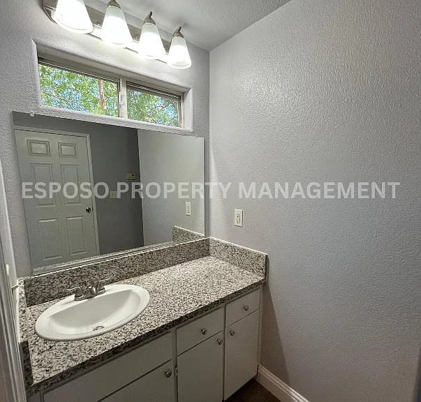 1565 W Swift Ave #205 — Photo 3