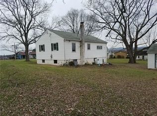 824 Hecla Rd, Mount Pleasant, PA 15666