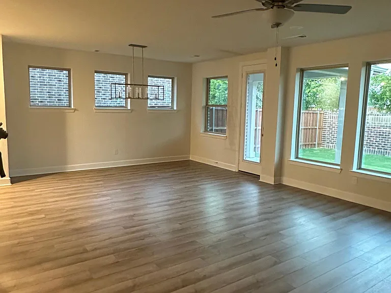 205 Texas Red Ln — Photo 11