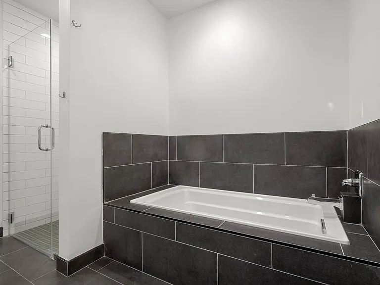 1215 S Bedford — Photo 19