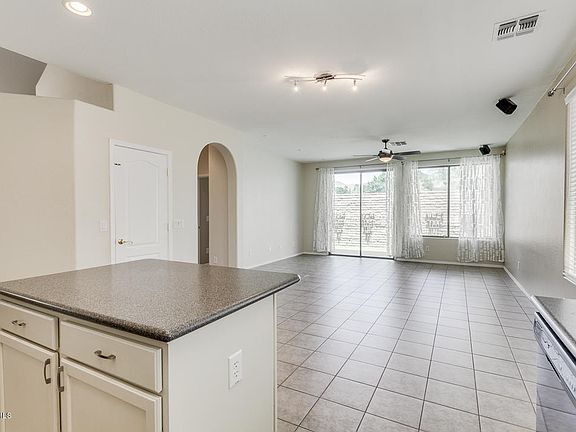 5th image of 1612 W Satinwood Dr