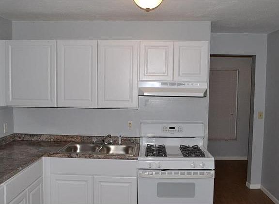 5th image of 2306 Wallis Ave