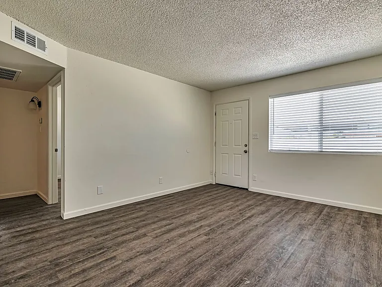 5927-5939 W Rose Ln #5947 — Photo 16