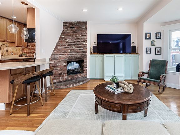 2nd image of 300 Columbus Ave #5