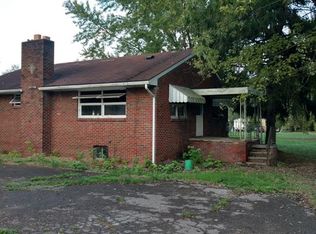 167 Elm Ln, Wampum, PA 16157