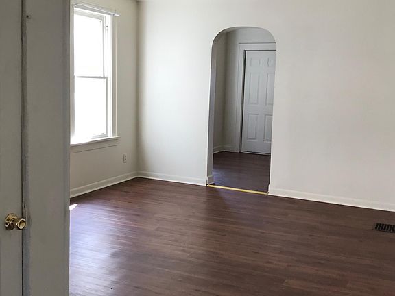 2nd image of 289 E Morrill Ave