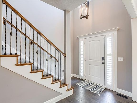 3rd image of 8721 N Mersington Ave