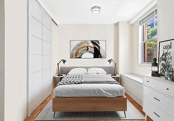 4th image of 215 E 80th St APT 4C