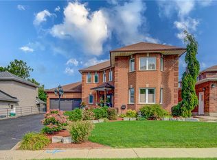 51 Copperfield Dr, Cambridge, ON N1R 8A4