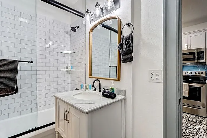 136 Phelps St — Photo 11