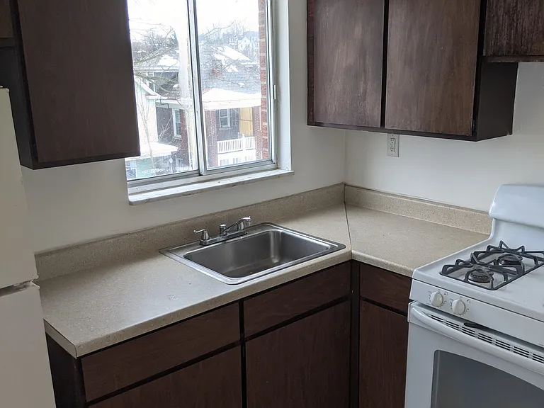 257 Ormsby Ave #B — Photo 5